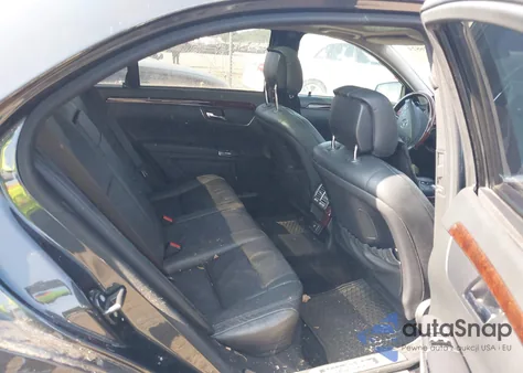 2013 Mercedes-Benz S 550 z USA, uszkodzony, nr VIN WDDNG7DB7DA520577